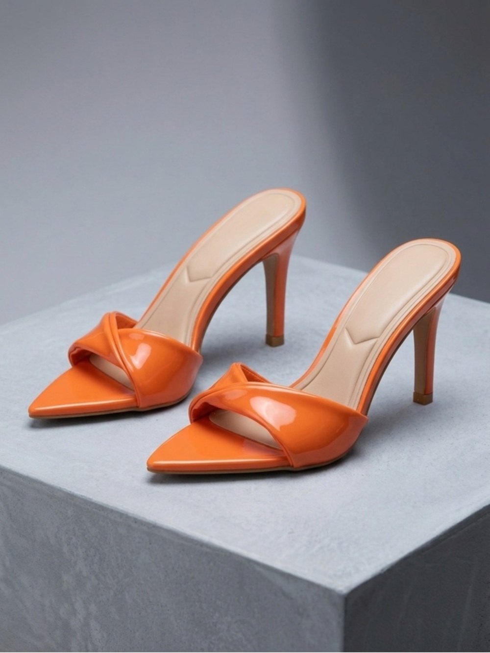 🔥 Bright Orange Patent Pointed Toe Mule Heels - Picture 10 of 13